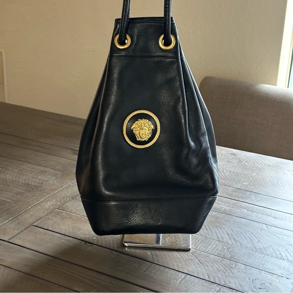 💎Gianni VERSACE Bondage Collection Medusa Vintage Leather Bucket MSRP$3800💎 - Picture 2 of 13